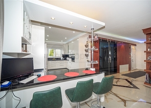 اطلالة بحر - فيلا مستقلة - 3 غرف وصالة - مسبح خاص - في كارجيجاك / الانيا