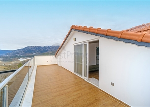 اطلالة بحر - فيلا مستقلة - 3 غرف وصالة - مسبح خاص - في كارجيجاك / الانيا