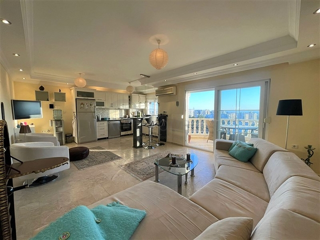 تراس واسع - دوبلكس 3 غرف وصالة - ضمن مجمع سكني - في افسلار / الانيا 