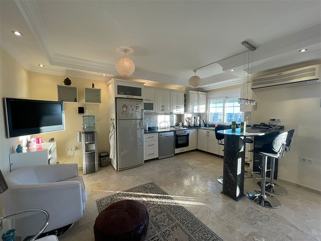 تراس واسع - دوبلكس 3 غرف وصالة - ضمن مجمع سكني - في افسلار / الانيا 