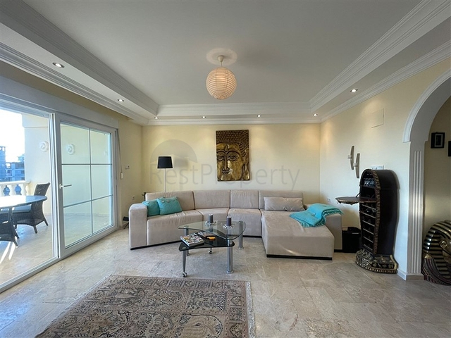 تراس واسع - دوبلكس 3 غرف وصالة - ضمن مجمع سكني - في افسلار / الانيا 