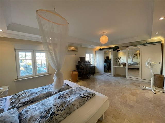 تراس واسع - دوبلكس 3 غرف وصالة - ضمن مجمع سكني - في افسلار / الانيا 