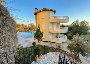 تراس واسع - دوبلكس 3 غرف وصالة - ضمن مجمع سكني - في افسلار / الانيا 