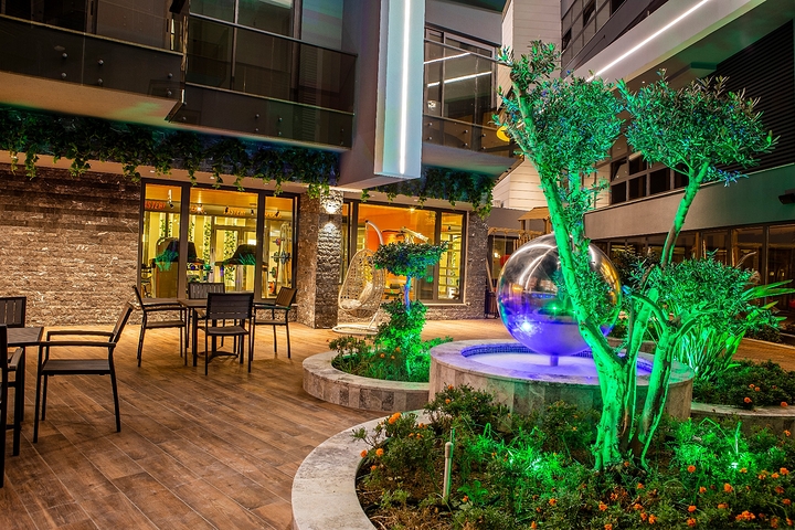 مجمع فاخر - شقة غرفة وصالة في مركز الانيا 