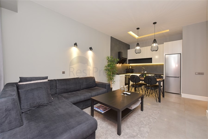 مجمع فاخر - شقة غرفة وصالة في مركز الانيا 