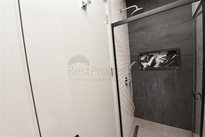 مجمع فاخر - شقة غرفة وصالة في مركز الانيا 