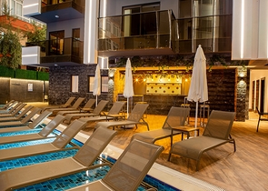 مجمع فاخر - شقة غرفة وصالة في مركز الانيا 