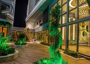 مجمع فاخر - شقة غرفة وصالة في مركز الانيا 