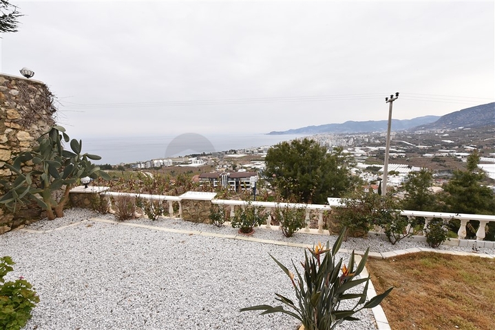 فيلا للبيع العاجل - اطلالة بحر - 3 غرف وصالة مفروشة - في كارجيجاك / الانيا 