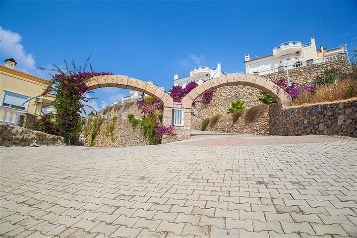 فيلا للبيع العاجل - اطلالة بحر - 3 غرف وصالة مفروشة - في كارجيجاك / الانيا 