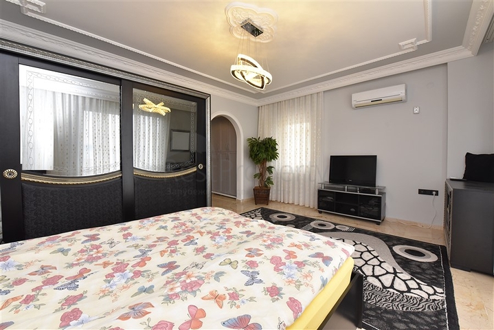 فيلا للبيع العاجل - اطلالة بحر - 3 غرف وصالة مفروشة - في كارجيجاك / الانيا 