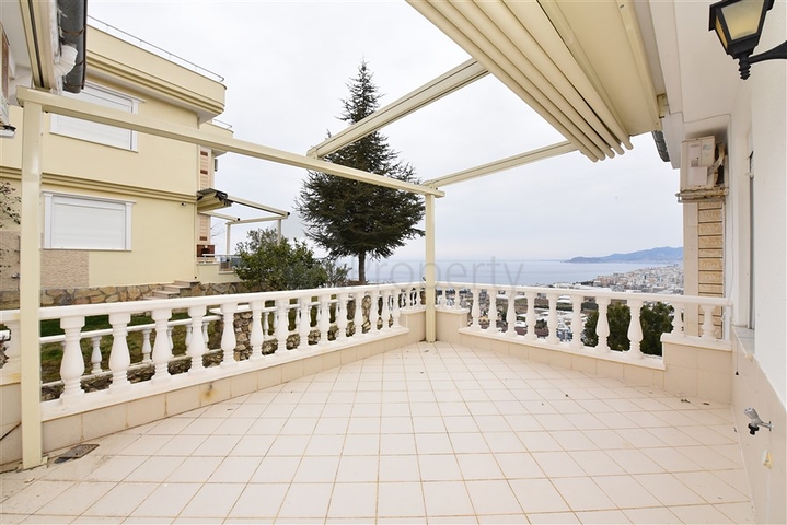 فيلا للبيع العاجل - اطلالة بحر - 3 غرف وصالة مفروشة - في كارجيجاك / الانيا 