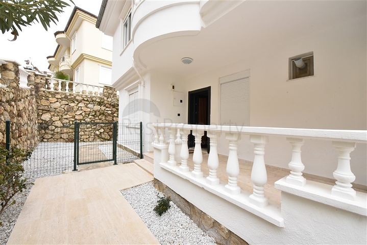 فيلا للبيع العاجل - اطلالة بحر - 3 غرف وصالة مفروشة - في كارجيجاك / الانيا 