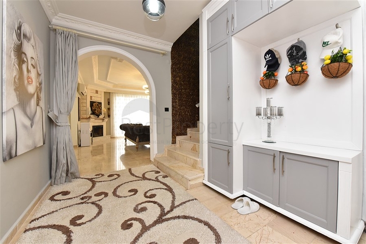 فيلا للبيع العاجل - اطلالة بحر - 3 غرف وصالة مفروشة - في كارجيجاك / الانيا 