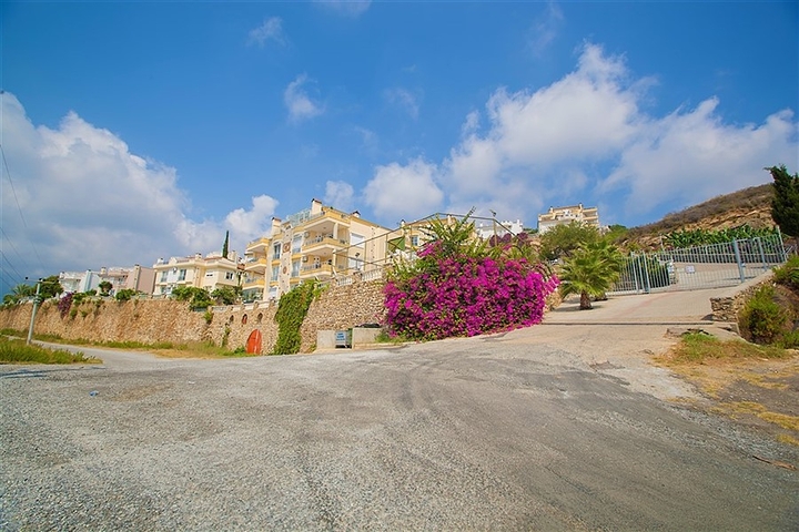 فيلا للبيع العاجل - اطلالة بحر - 3 غرف وصالة مفروشة - في كارجيجاك / الانيا 