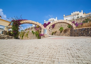 فيلا للبيع العاجل - اطلالة بحر - 3 غرف وصالة مفروشة - في كارجيجاك / الانيا 