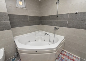 فيلا للبيع العاجل - اطلالة بحر - 3 غرف وصالة مفروشة - في كارجيجاك / الانيا 