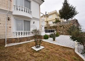 فيلا للبيع العاجل - اطلالة بحر - 3 غرف وصالة مفروشة - في كارجيجاك / الانيا 