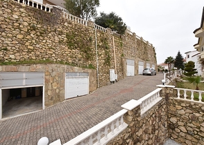 فيلا للبيع العاجل - اطلالة بحر - 3 غرف وصالة مفروشة - في كارجيجاك / الانيا 