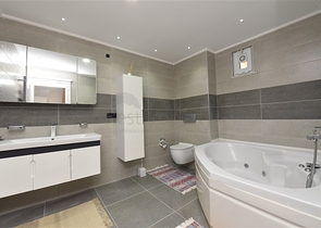 فيلا للبيع العاجل - اطلالة بحر - 3 غرف وصالة مفروشة - في كارجيجاك / الانيا 