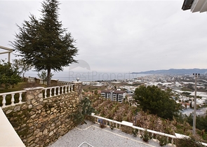 فيلا للبيع العاجل - اطلالة بحر - 3 غرف وصالة مفروشة - في كارجيجاك / الانيا 