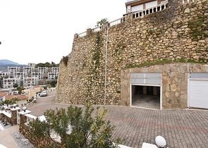 فيلا للبيع العاجل - اطلالة بحر - 3 غرف وصالة مفروشة - في كارجيجاك / الانيا 