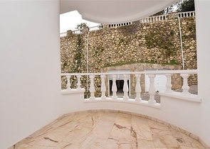 فيلا للبيع العاجل - اطلالة بحر - 3 غرف وصالة مفروشة - في كارجيجاك / الانيا 