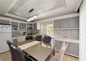 فيلا للبيع العاجل - اطلالة بحر - 3 غرف وصالة مفروشة - في كارجيجاك / الانيا 