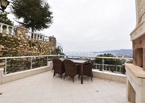 فيلا للبيع العاجل - اطلالة بحر - 3 غرف وصالة مفروشة - في كارجيجاك / الانيا 