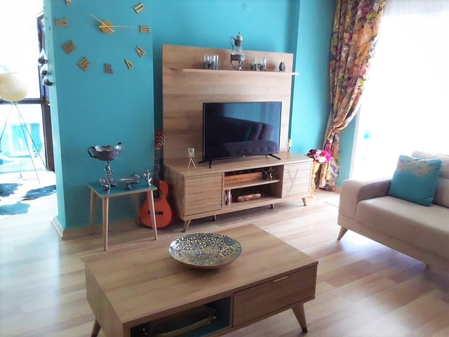 دوبلكس للبيع في كاستل - تصميم 4 غرف وصالة مفروشة - ضمن مجمع فاخر - في  كاستل / الانيا 