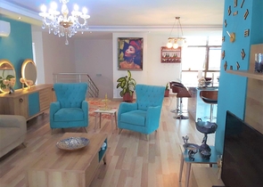 دوبلكس للبيع في كاستل - تصميم 4 غرف وصالة مفروشة - ضمن مجمع فاخر - في  كاستل / الانيا 