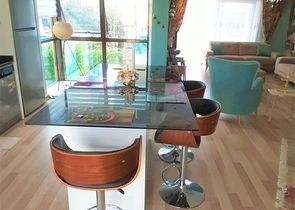 دوبلكس للبيع في كاستل - تصميم 4 غرف وصالة مفروشة - ضمن مجمع فاخر - في  كاستل / الانيا 