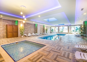 دوبلكس للبيع في كاستل - تصميم 4 غرف وصالة مفروشة - ضمن مجمع فاخر - في  كاستل / الانيا 