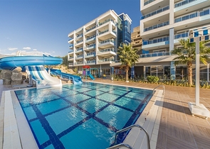 دوبلكس للبيع في كاستل - تصميم 4 غرف وصالة مفروشة - ضمن مجمع فاخر - في  كاستل / الانيا 