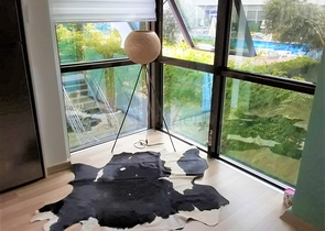 دوبلكس للبيع في كاستل - تصميم 4 غرف وصالة مفروشة - ضمن مجمع فاخر - في  كاستل / الانيا 