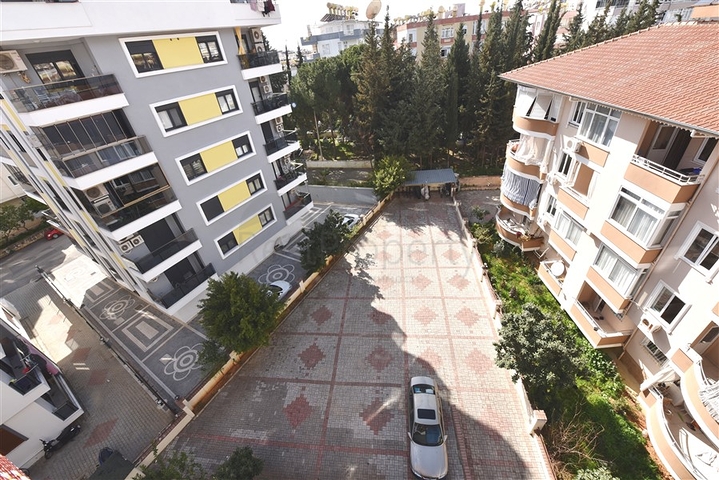 شقق للبيغ قي مركز الانيا - غرفتين وصالة واسعة -  كليوباترا / الانيا 