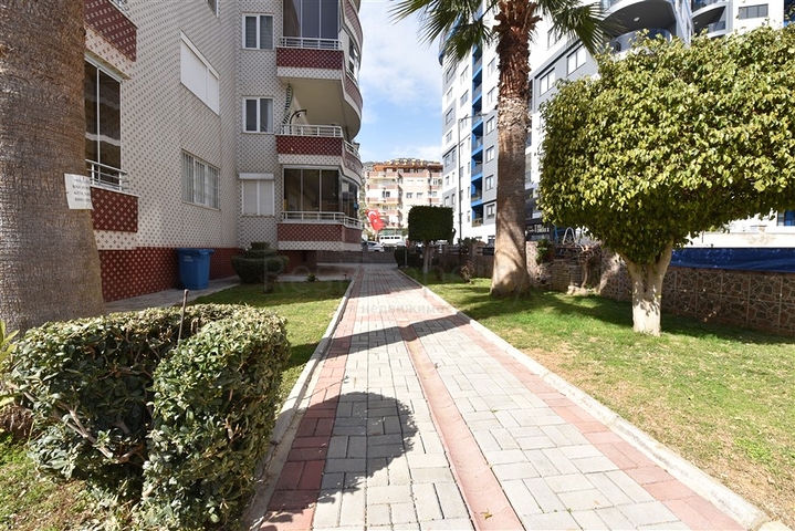 شقق للبيغ قي مركز الانيا - غرفتين وصالة واسعة -  كليوباترا / الانيا 