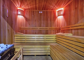 ضمن مجمع فاخر - شقة غرفتين وصالة مفروشة - في توسمور / الانيا 