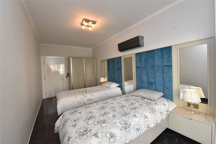 شقة مفروشة 3 غرف وصالة - مجمع بخدمات فاخرة - في اوبا / الانيا 