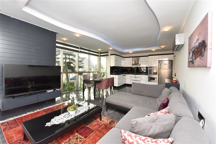 شقة مفروشة 3 غرف وصالة - مجمع بخدمات فاخرة - في اوبا / الانيا 