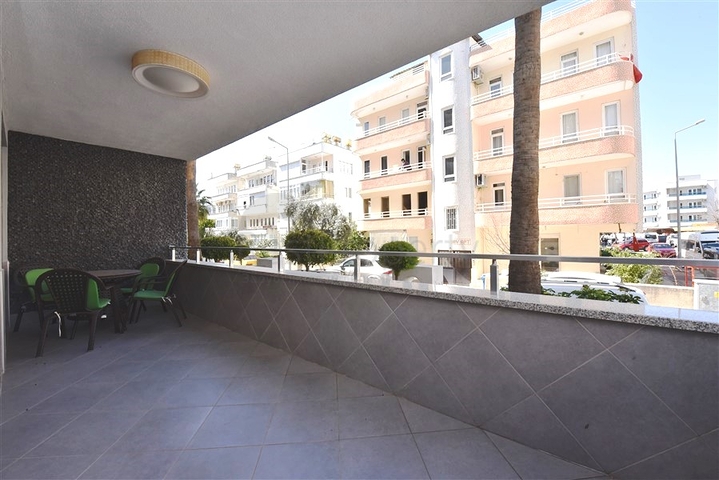 شقة مفروشة 3 غرف وصالة - مجمع بخدمات فاخرة - في اوبا / الانيا 