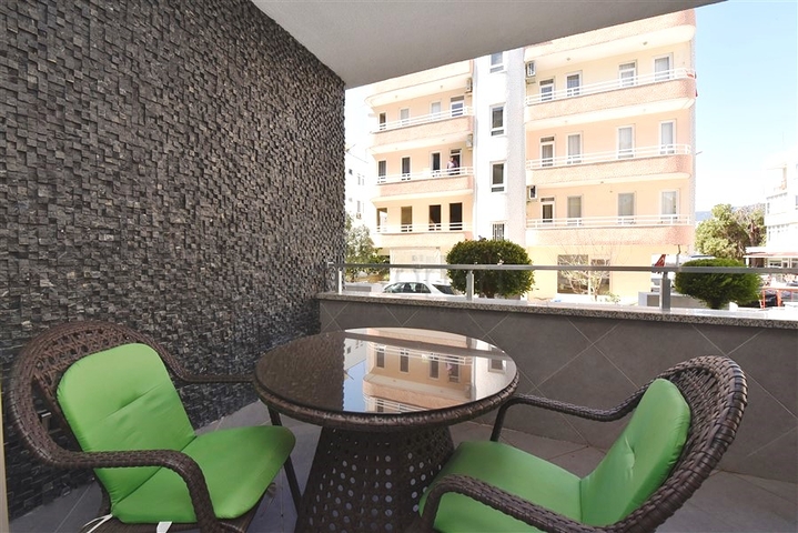 شقة مفروشة 3 غرف وصالة - مجمع بخدمات فاخرة - في اوبا / الانيا 