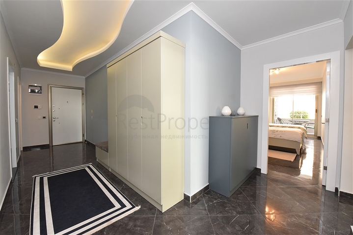 شقة مفروشة 3 غرف وصالة - مجمع بخدمات فاخرة - في اوبا / الانيا 