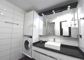 شقة مفروشة 3 غرف وصالة - مجمع بخدمات فاخرة - في اوبا / الانيا 