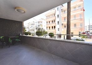 شقة مفروشة 3 غرف وصالة - مجمع بخدمات فاخرة - في اوبا / الانيا 