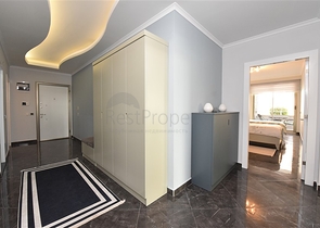 شقة مفروشة 3 غرف وصالة - مجمع بخدمات فاخرة - في اوبا / الانيا 