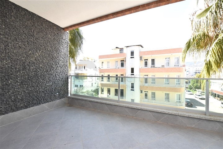 شقة واسعة 3 غرف وصالة - مجمع فاخر - في اوبا / الانيا 