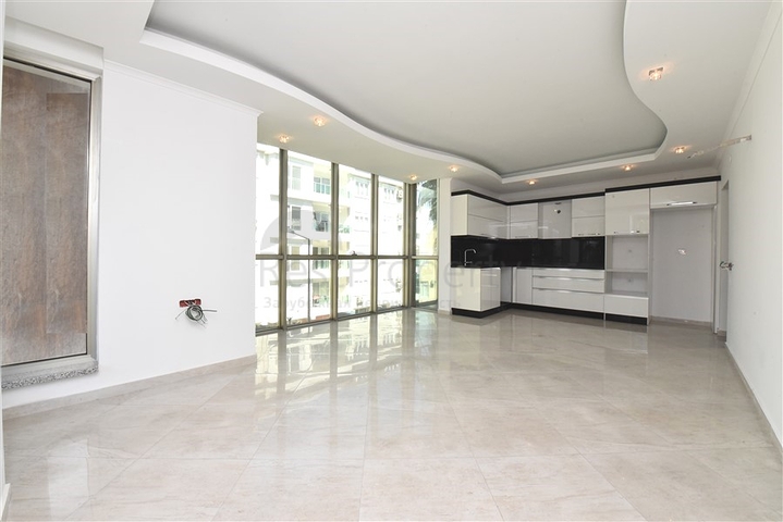 شقة واسعة 3 غرف وصالة - مجمع فاخر - في اوبا / الانيا 