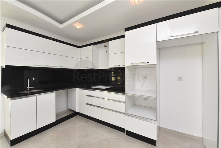 شقة واسعة 3 غرف وصالة - مجمع فاخر - في اوبا / الانيا 