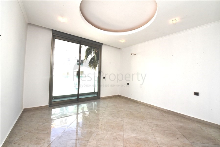 شقة واسعة 3 غرف وصالة - مجمع فاخر - في اوبا / الانيا 